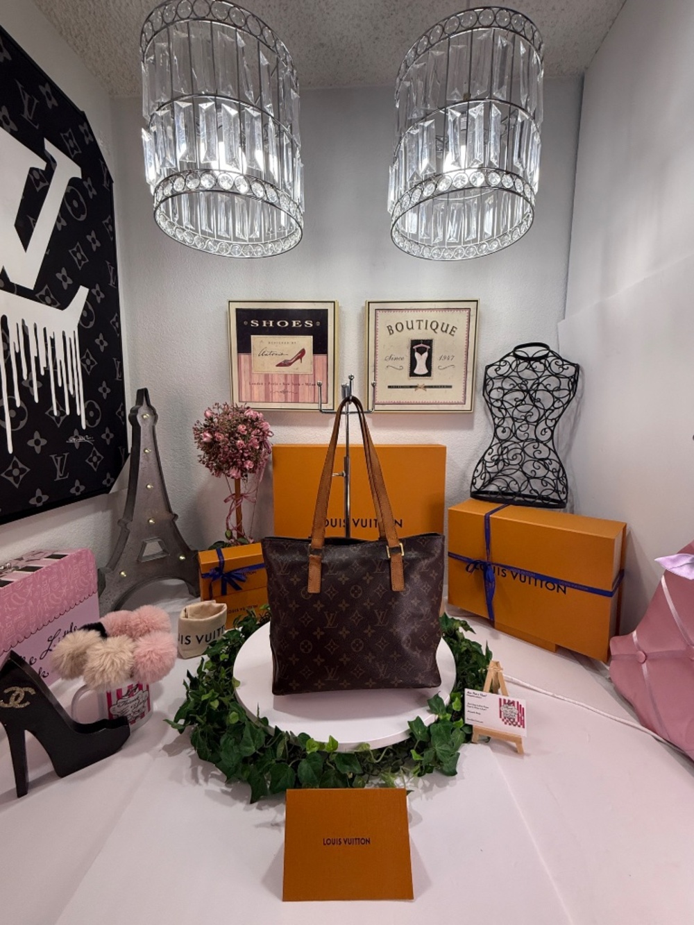 STUNNING LOUIS VUITTON MONOGRAM TOTE! - Picture 3 of 17